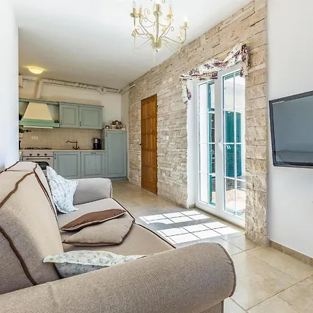 2 Bedroom Cozy In *