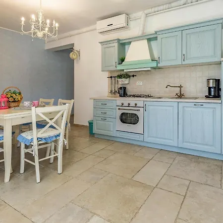 2 Bedroom Cozy In *