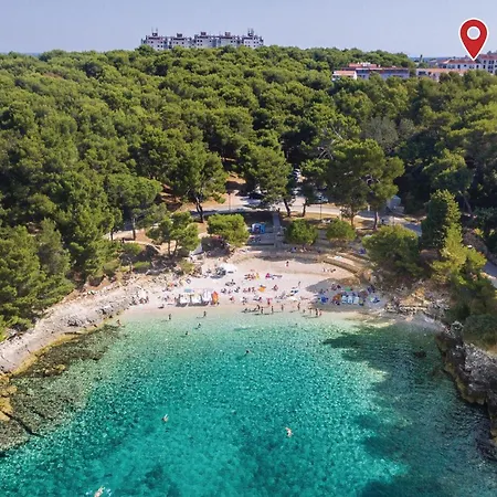 Apartamento Amazing In With Wifi Pula