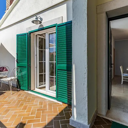 2 Bedroom Cozy In プーラ