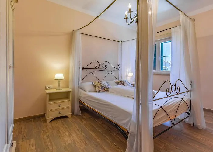 Amazing Apartment In Pula With Wifi * Pula