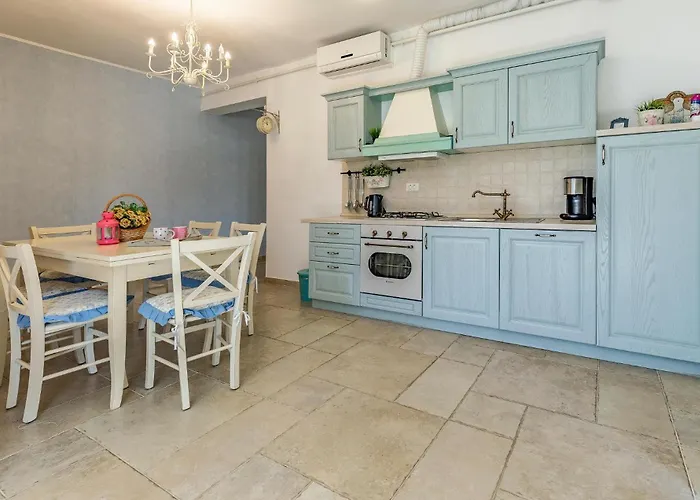 Amazing Apartment In Pula With Wifi *