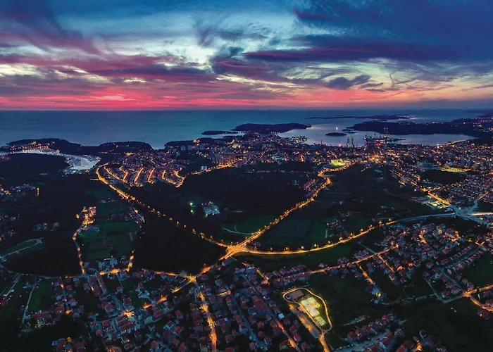 Amazing Apartment In Pula With Wifi *